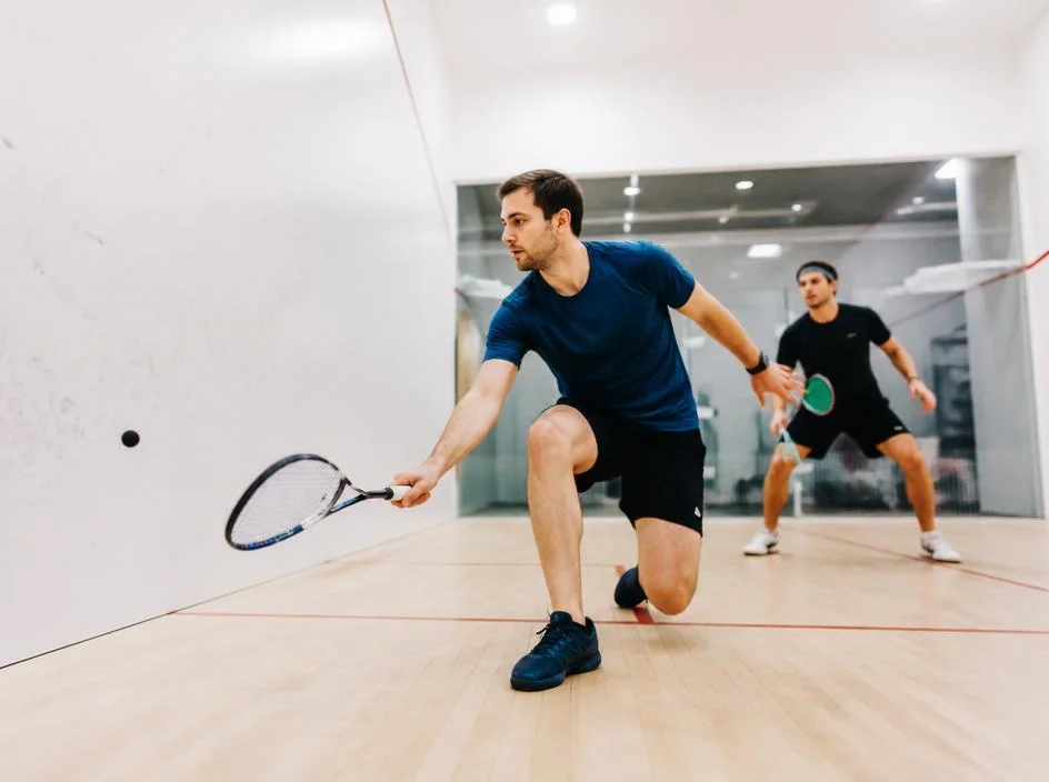 Jak zacząć grać w squash i pokochać ten intensywny sport
